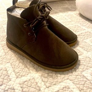 Boy boots